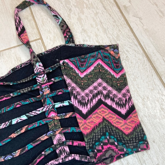 Garage Crop Top - Picture 4 of 4